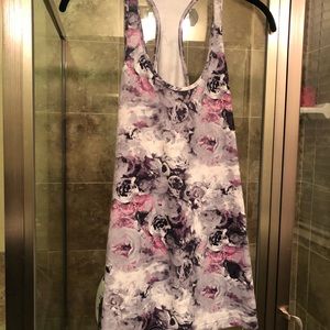 Lululemon tank top size 6.
